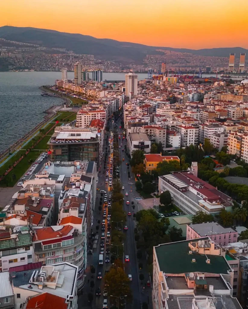 İzmir Havalimanı Konak Transfer, Konak kuşbakışı görseli