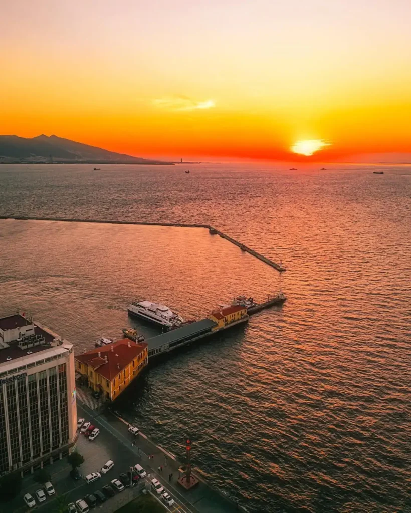 İzmir Havalimanı Konak Transfer, konak iskele görseli