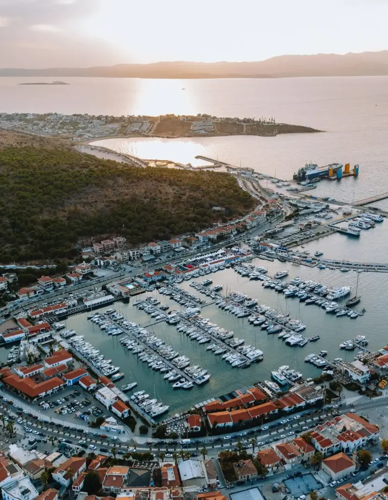 İzmir Havalimanı Çeşme Transfer Çeşme Marina Görseli