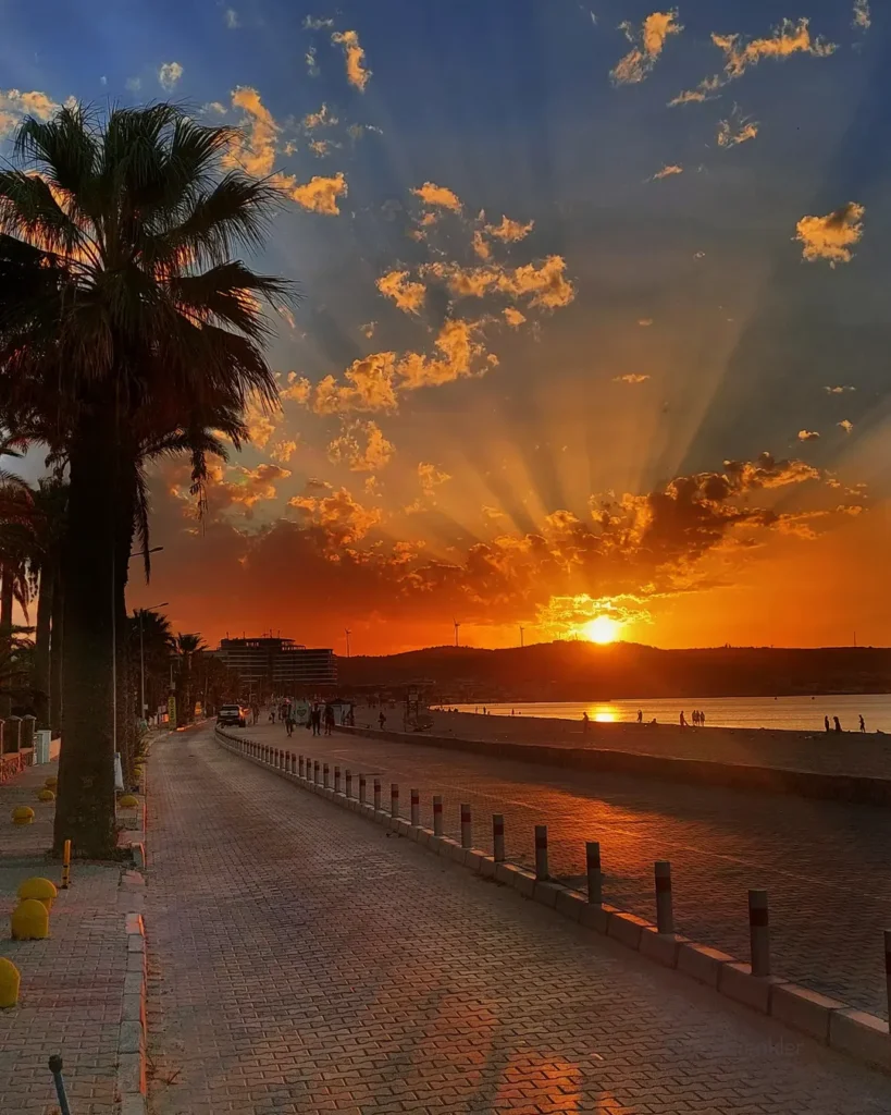 İzmir havalimanı çeşme transfer çeşme sahili görseli